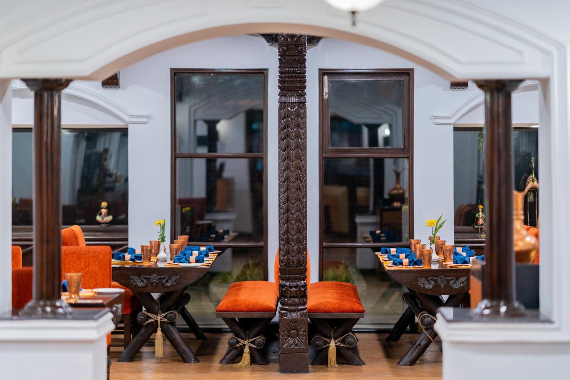 The Soaltee Kathmandu Hotel Buitenkant foto